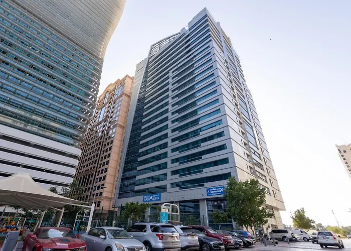 Huge 2 Bedroom Apartment Beach Front